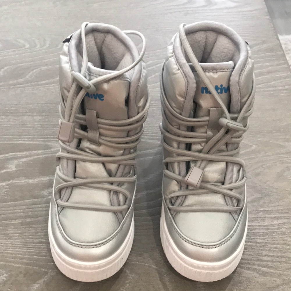 New Toddler Girls Size 11 Native Snow Boots